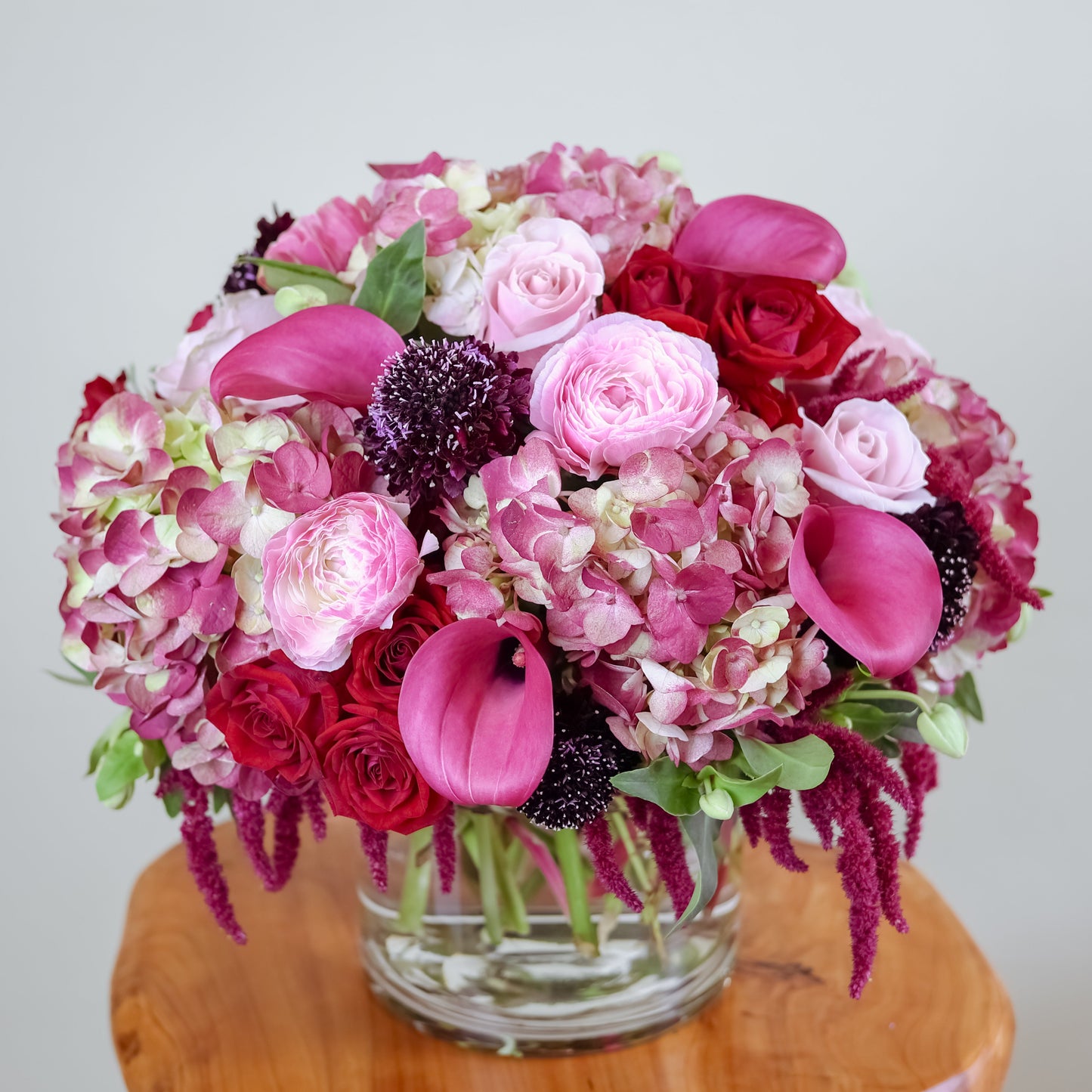 Velvet Harbor – Lush Round Centerpiece
