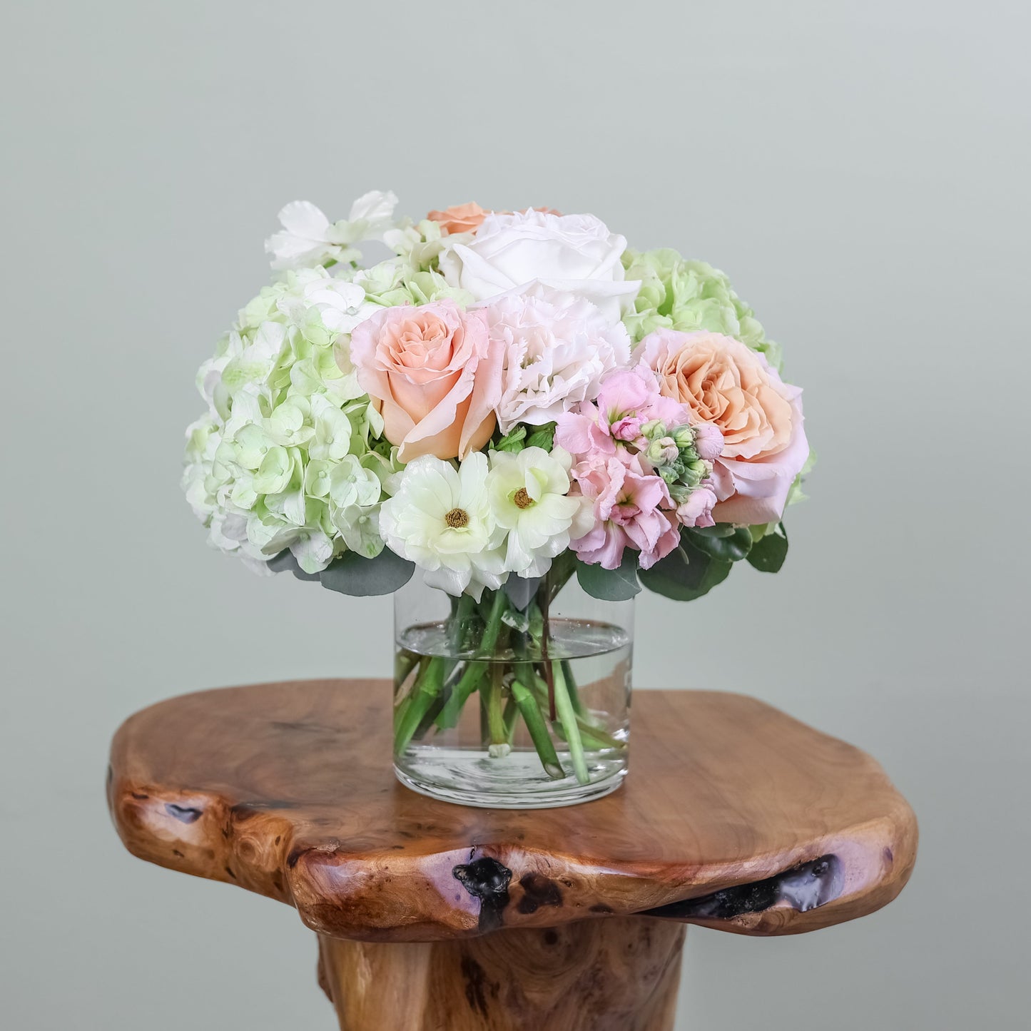 Meadow Estate – Petite Round Centerpiece