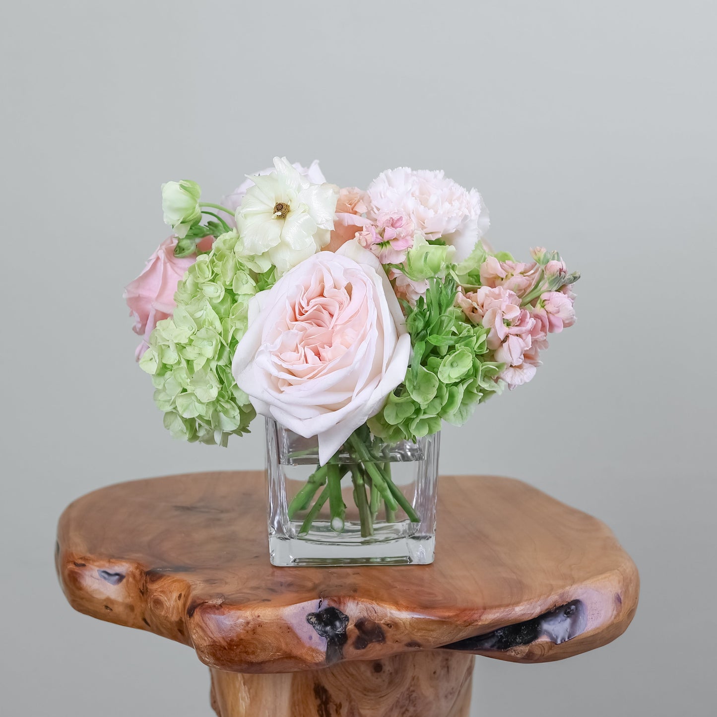 Meadow Estate – Petite Square Centerpiece