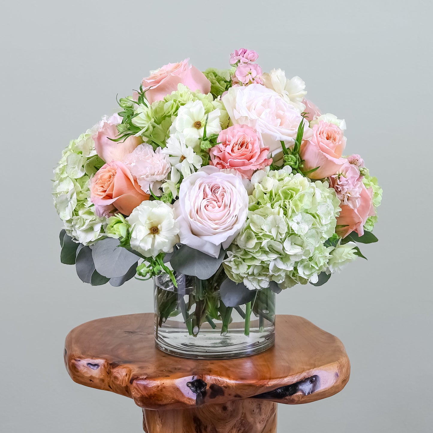 Meadow Estate –  Lush Round Centerpiece